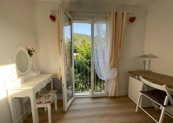 La Petite Poule Rousse - Maison Avec Piscine Holiday home *